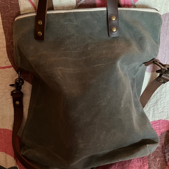 Red House Canvas Tote - Picture 8 of 12
